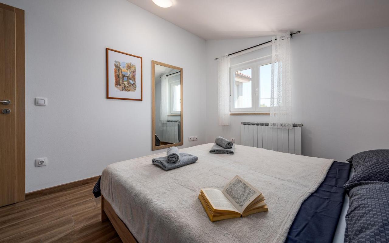 Apartments Nelle PUY Exterior foto