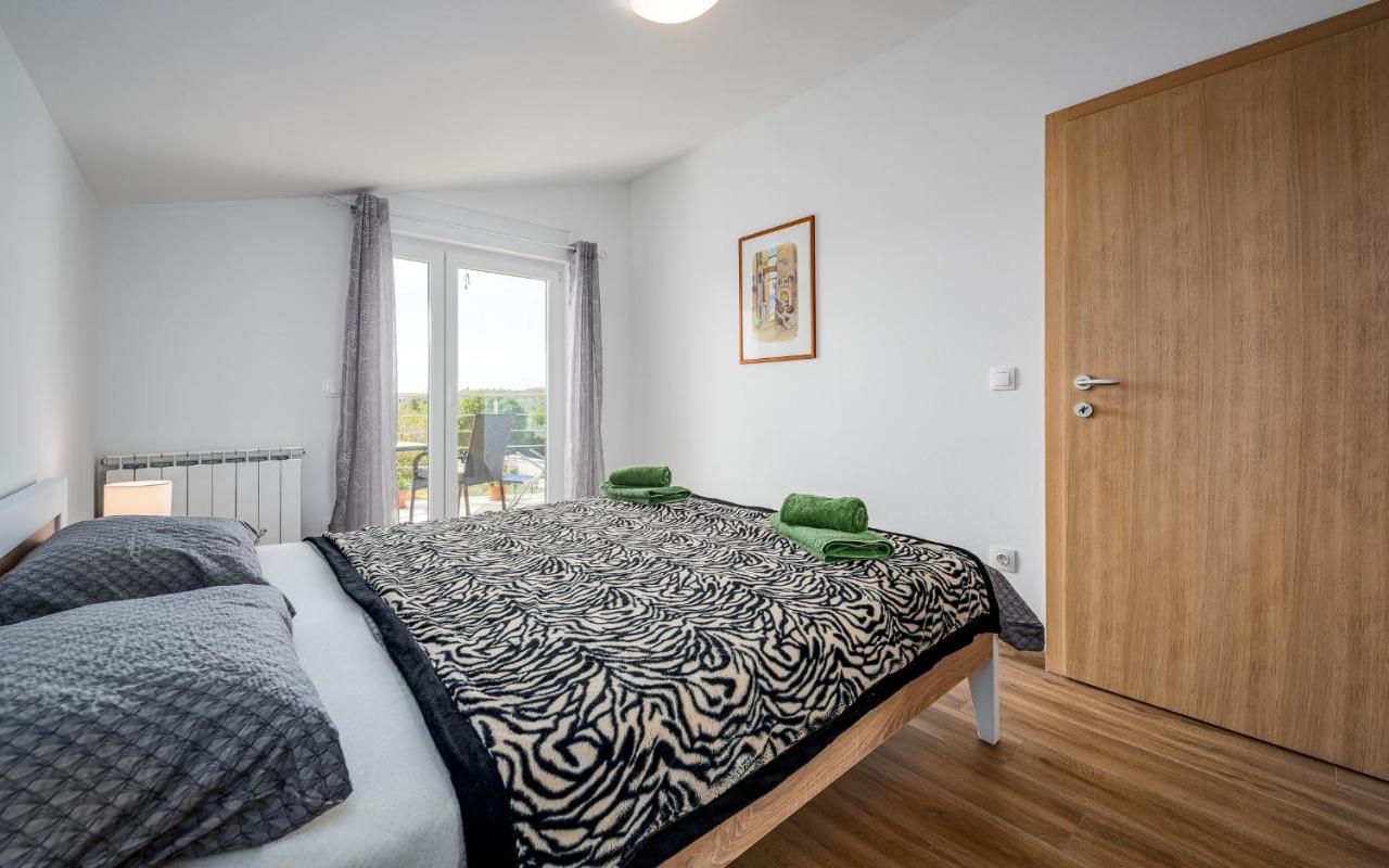 Apartments Nelle PUY Exterior foto